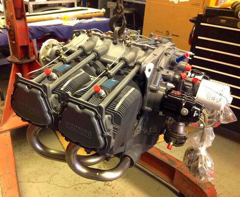 Le moteur de l'avion est un moteur à 4 cylindres.